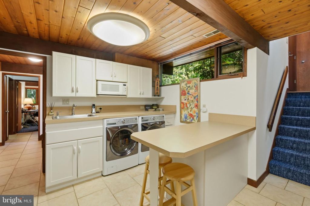 Image 31 of property listing at 7908 FENWAY RD, Bethesda, MD 20817