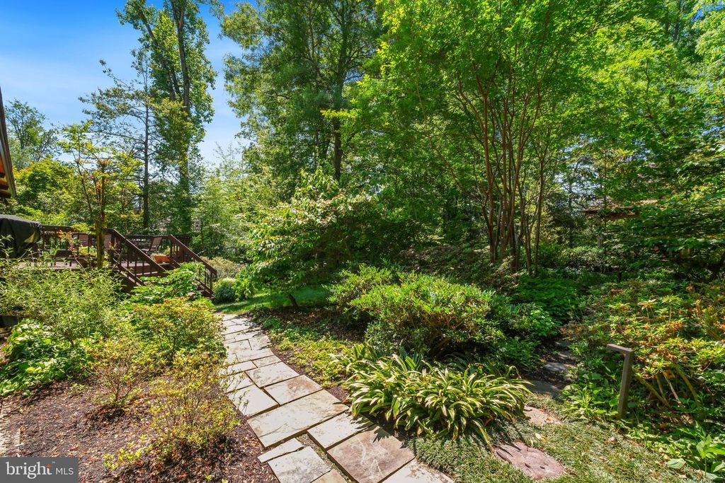 Image 42 of property listing at 7908 FENWAY RD, Bethesda, MD 20817