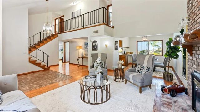3003 Mesa Verde Drive, Burbank, CA 91504