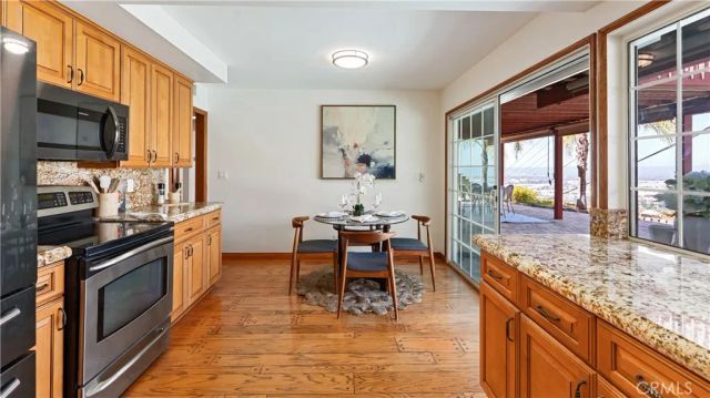 3003 Mesa Verde Drive, Burbank, CA 91504