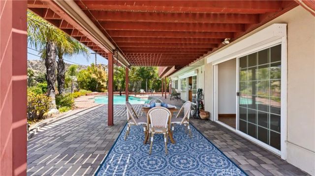 3003 Mesa Verde Drive, Burbank, CA 91504