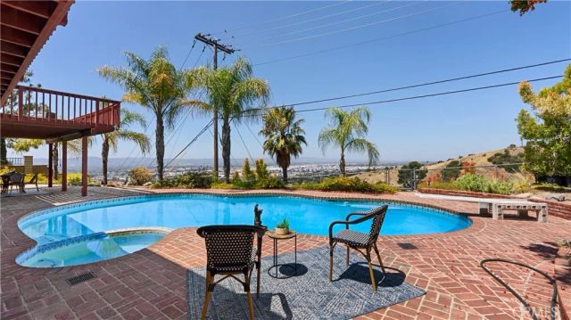 3003 Mesa Verde Drive, Burbank, CA 91504