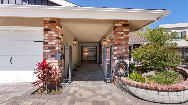 3003 Mesa Verde Drive, Burbank, CA 91504