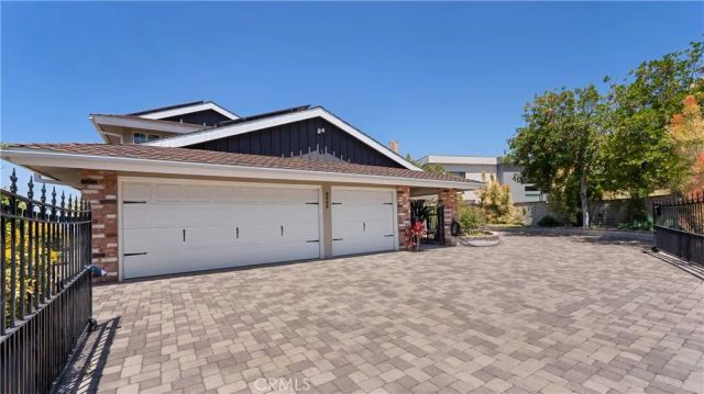3003 Mesa Verde Drive, Burbank, CA 91504