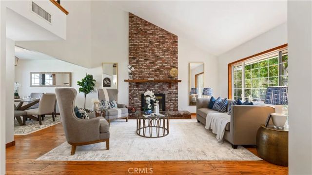 3003 Mesa Verde Drive, Burbank, CA 91504