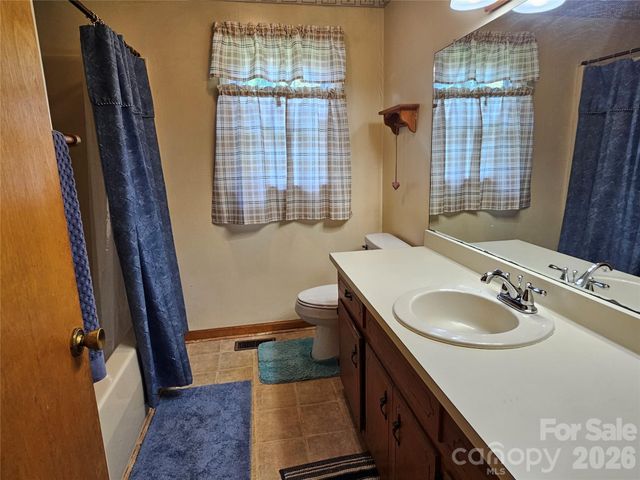 2648 Rose Place, Lenoir, NC 28645