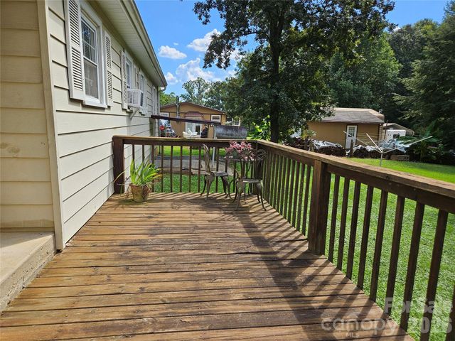 2648 Rose Place, Lenoir, NC 28645