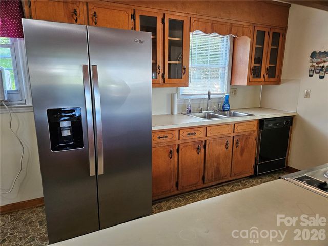 2648 Rose Place, Lenoir, NC 28645