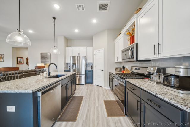 13010 E 125 Place N, Collinsville, OK 74021