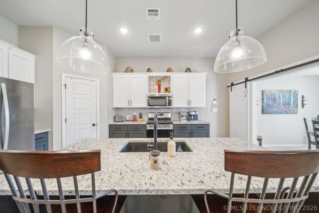 13010 E 125 Place N, Collinsville, OK 74021