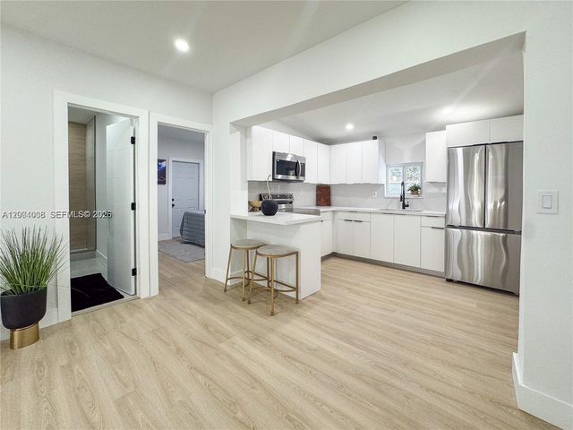 2255 NW 60th St, Miami, FL 33142