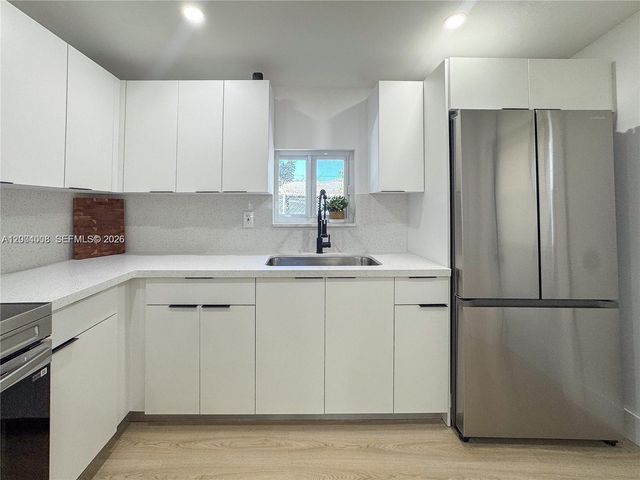 2255 NW 60th St, Miami, FL 33142