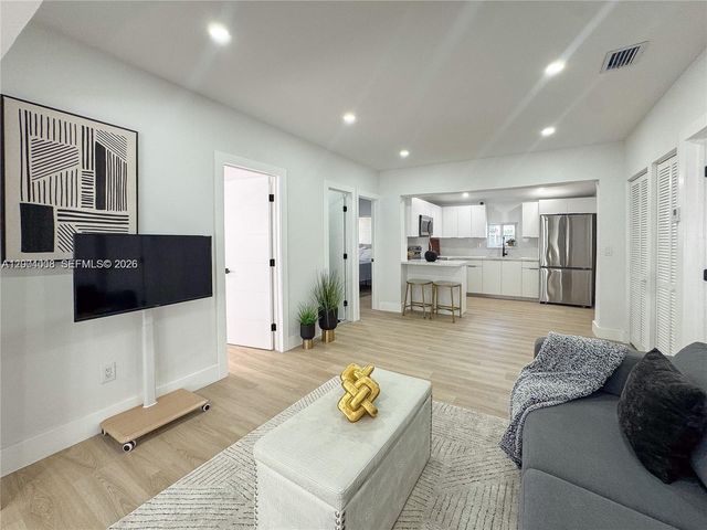 2255 NW 60th St, Miami, FL 33142