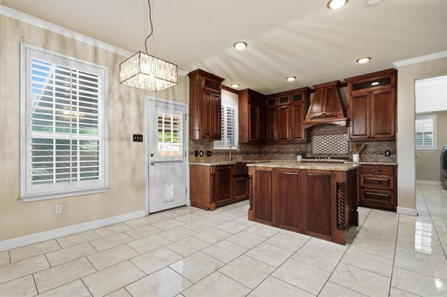 113 Scarlet Oak CV, Kyle, TX 78640