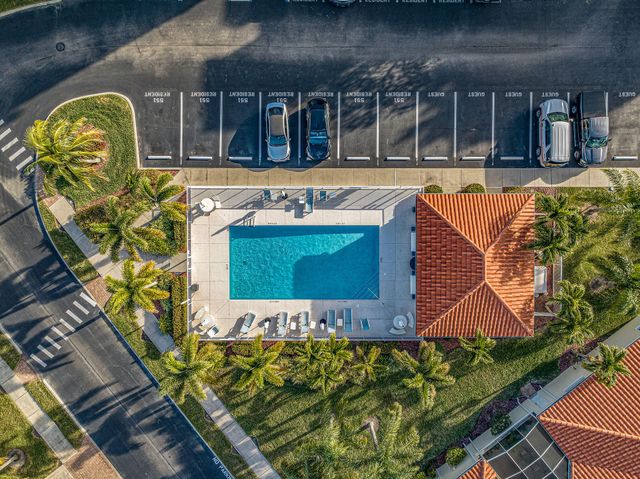 551 Casa Bella Drive 206, Cape Canaveral, FL 32920