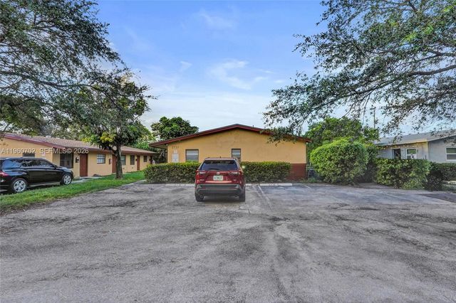 2731 NW 1st St 3, Pompano Beach, FL 33069