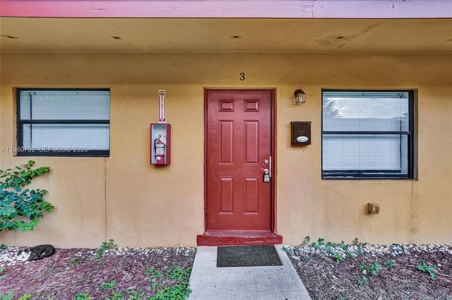 2731 NW 1st St 3, Pompano Beach, FL 33069