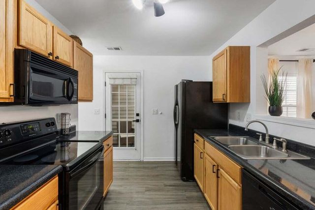 1207 Vistiana Drive, North Charleston, SC 29420