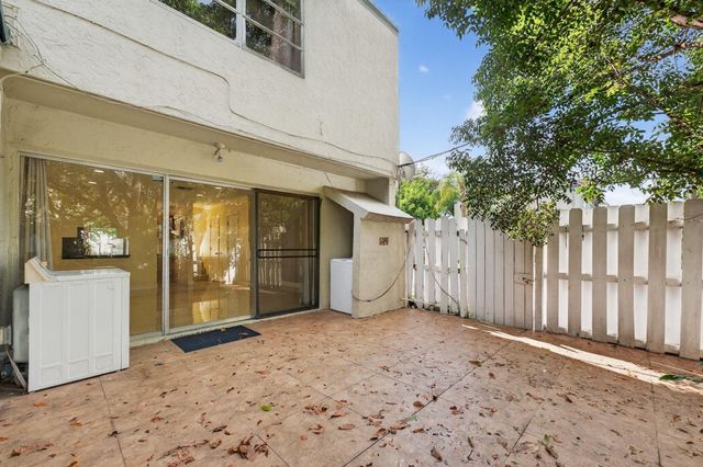 3007 NW 5th Terrace, Pompano Beach, FL 33064