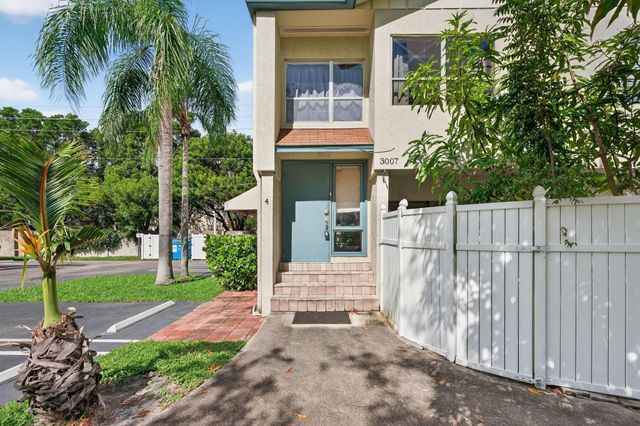 3007 NW 5th Terrace, Pompano Beach, FL 33064