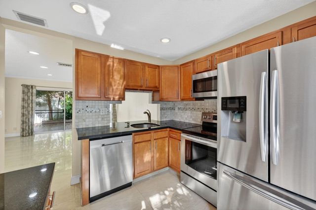 3007 NW 5th Terrace, Pompano Beach, FL 33064