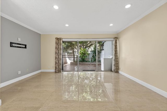 3007 NW 5th Terrace, Pompano Beach, FL 33064