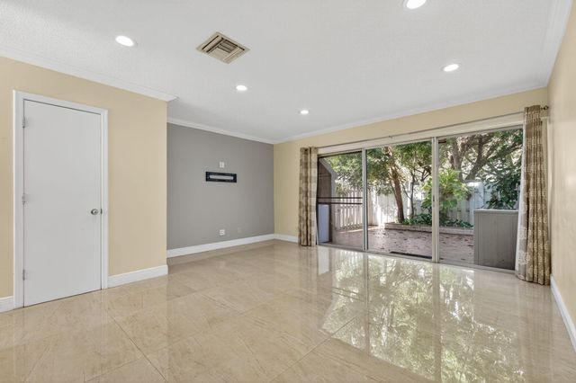 3007 NW 5th Terrace, Pompano Beach, FL 33064