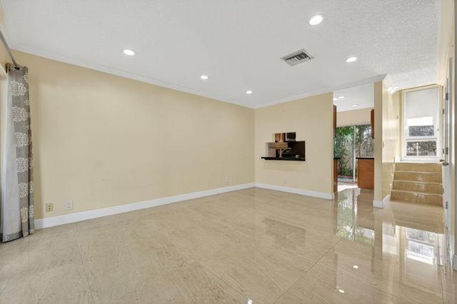 3007 NW 5th Terrace, Pompano Beach, FL 33064