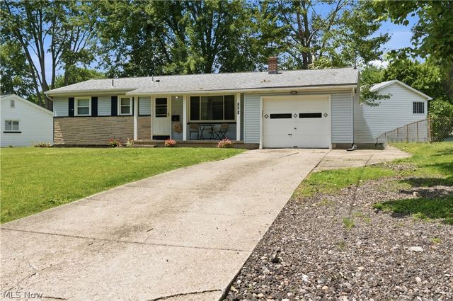 1782 Nova Lane, Poland, OH 44514