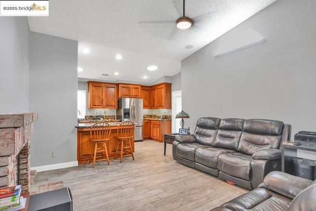 4234 Sequoia Dr., Oakley, CA 94561