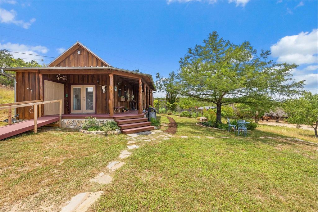 2822 Stagecoach Ranch RD, Dripping Springs, TX 78620