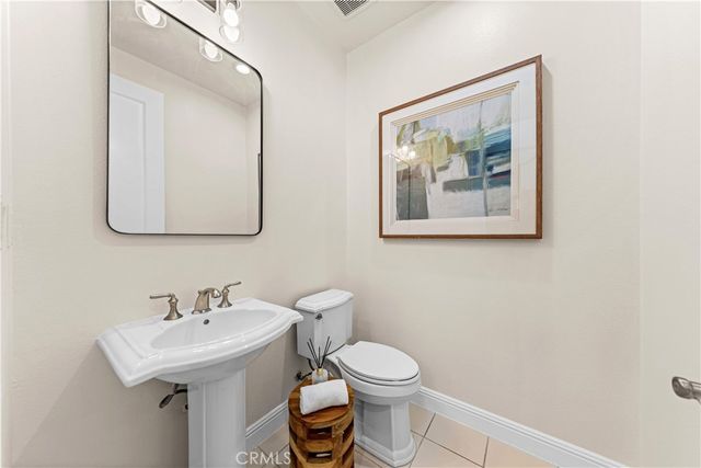 33 Manzanillo, Lake Forest, CA 92630