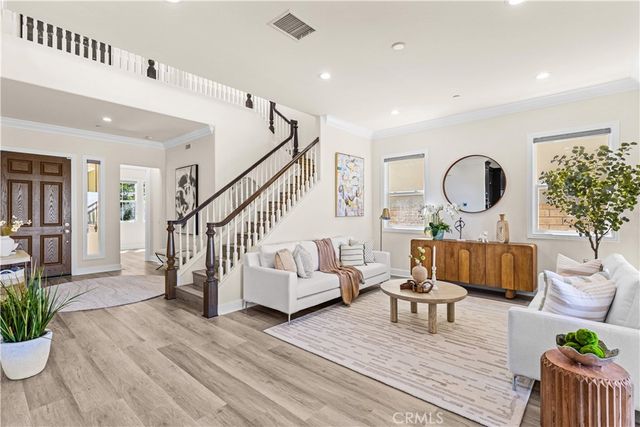 33 Manzanillo, Lake Forest, CA 92630