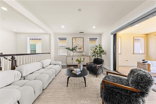 33 Manzanillo, Lake Forest, CA 92630