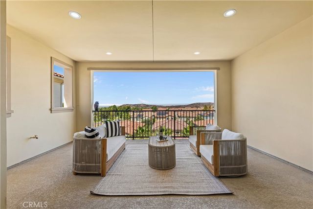 33 Manzanillo, Lake Forest, CA 92630