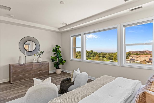33 Manzanillo, Lake Forest, CA 92630