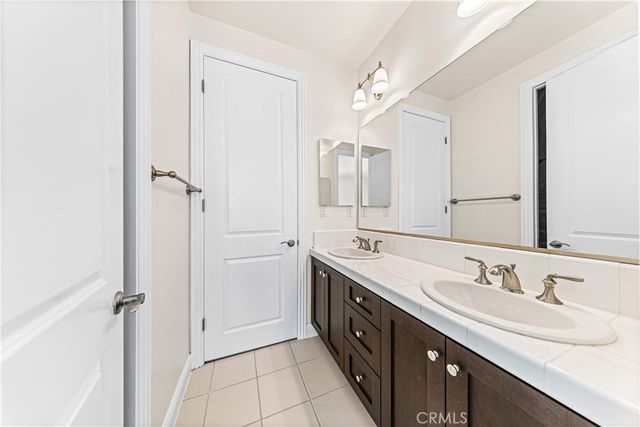 33 Manzanillo, Lake Forest, CA 92630