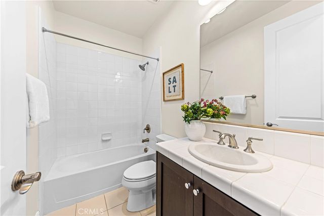 33 Manzanillo, Lake Forest, CA 92630