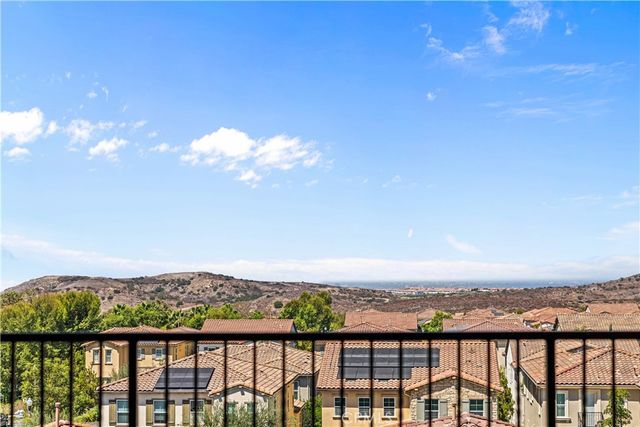 33 Manzanillo, Lake Forest, CA 92630