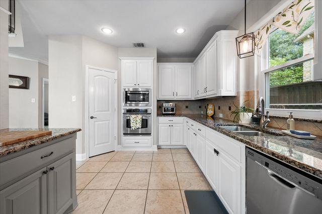 2647 Waterfront Drive, Grand Prairie, TX 75054