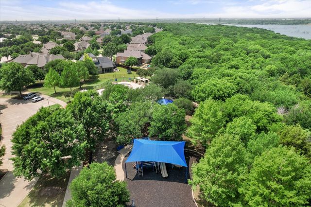 2647 Waterfront Drive, Grand Prairie, TX 75054