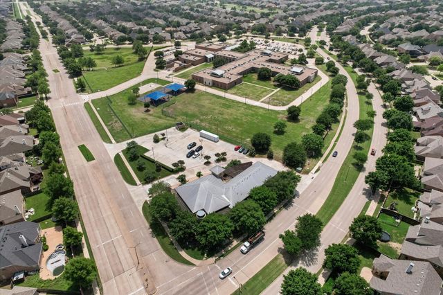 2647 Waterfront Drive, Grand Prairie, TX 75054