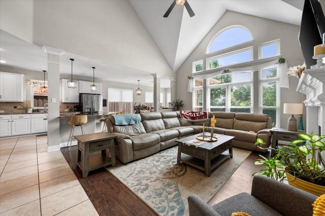 2647 Waterfront Drive, Grand Prairie, TX 75054