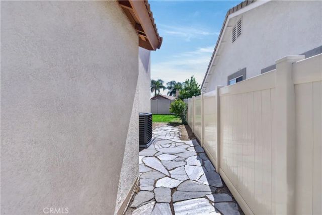 29115 Whitegate, Highland, CA 92346