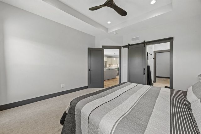 3060 Sunflower St, Ely, IA 52227