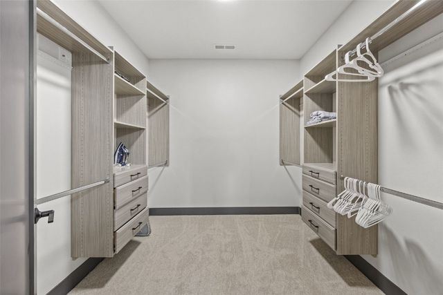 3060 Sunflower St, Ely, IA 52227