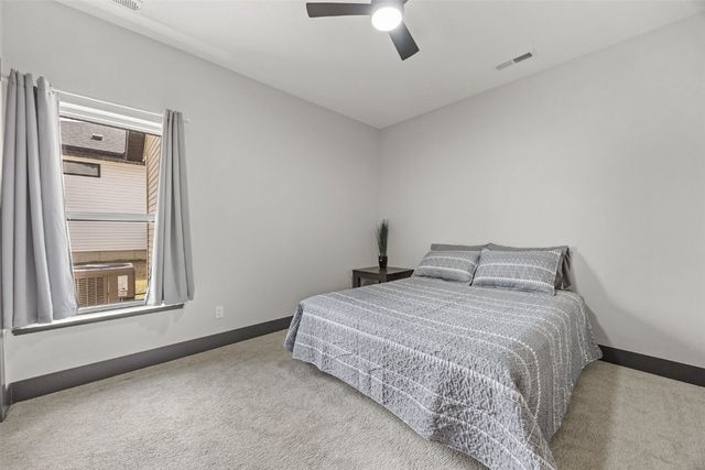 3060 Sunflower St, Ely, IA 52227