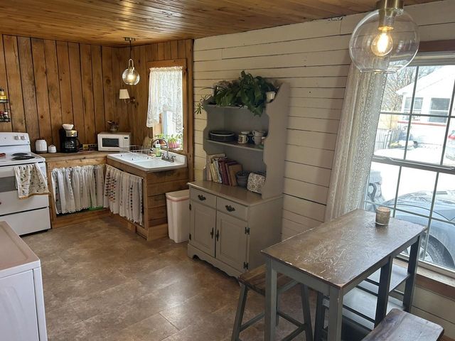 24 East Street, Enosburg, VT 05450