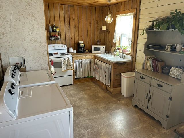 24 East Street, Enosburg, VT 05450