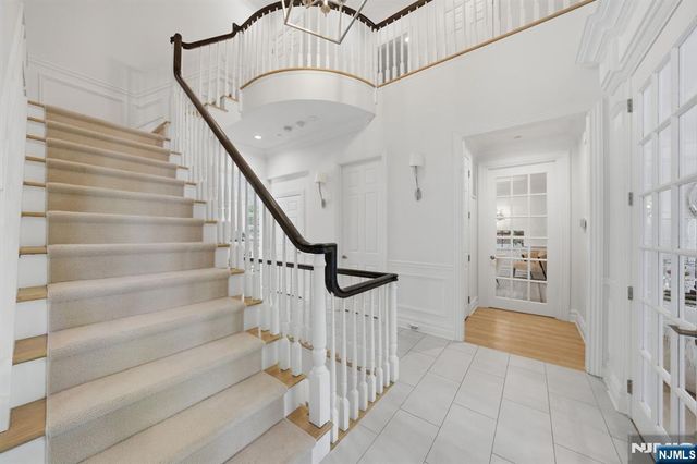 900 Heights Lane, Tenafly, NJ 07670